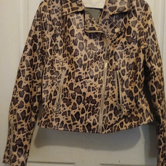 Vigoss Women Size M Leopard Print Faux Leather Jacket/. Coat - Picture 2 of 8